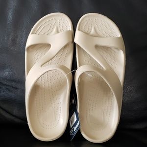 NWT Hounds tan z sandals
